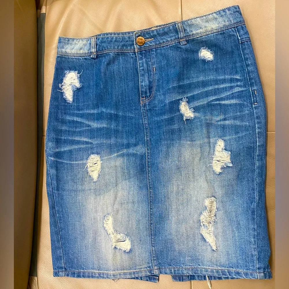 Denim Skirt. ONLY brand. Smart & Chic!!! - Picture 1 of 3